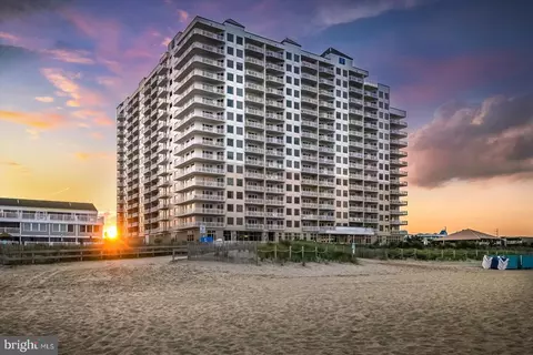 2 48th St #402, Ocean City, MD 21842