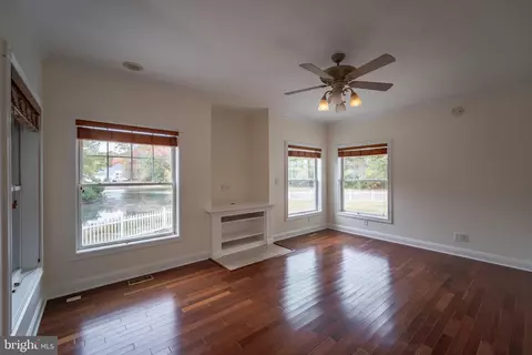 Living - 9313 Ten Point Ct, Ocean City, MD 21842 photo 3 of 4