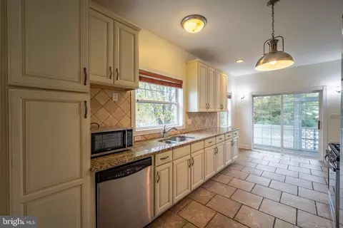 Entry Way - 9313 Ten Point Ct, Ocean City, MD 21842 photo 3 of 6