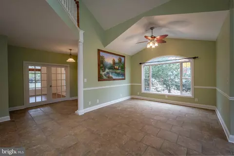 Living - 9313 Ten Point Ct, Ocean City, MD 21842 photo 2 of 4