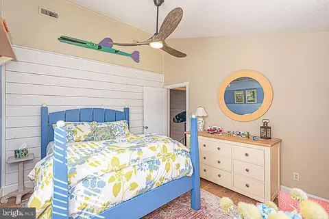 Bedroom - 21 Harborview Dr, Ocean Pines, MD 21811 photo 8 of 18