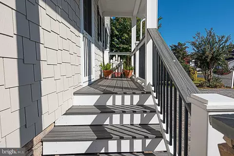 Exterior - 21 Harborview Dr, Ocean Pines, MD 21811 photo 5 of 14