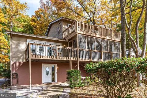 702 Ocean Pkwy, Ocean Pines, MD 21811