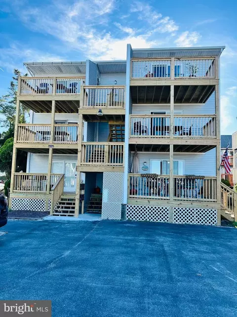 803 142nd St #E, Ocean City, MD 21842