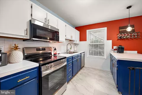 Kitchen - 139 Pinehurst Rd, Berlin, MD 21811 photo 6 of 6
