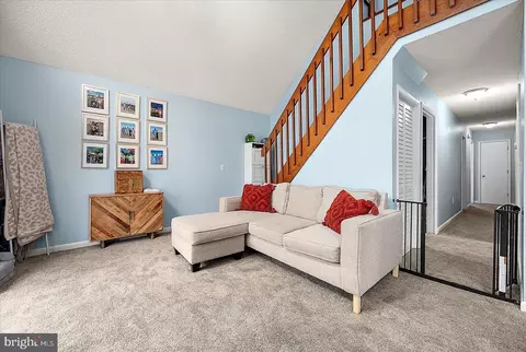 Entry Way - 139 Pinehurst Rd, Berlin, MD 21811 photo 2 of 2