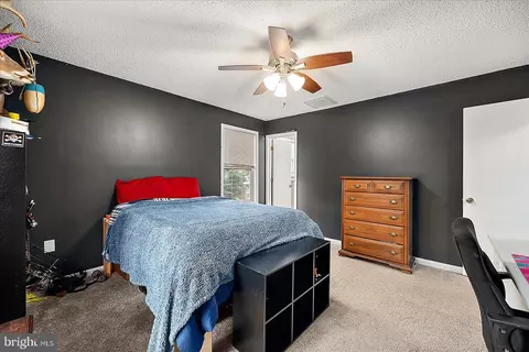 Bedroom - 139 Pinehurst Rd, Berlin, MD 21811 photo 7 of 17