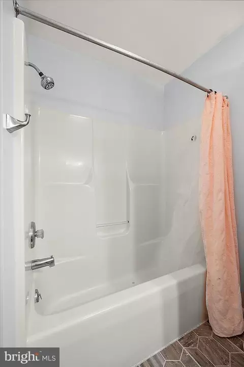 Bath - 139 Pinehurst Rd, Berlin, MD 21811 photo 1 of 5