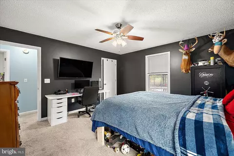Bedroom - 139 Pinehurst Rd, Berlin, MD 21811 photo 1 of 17
