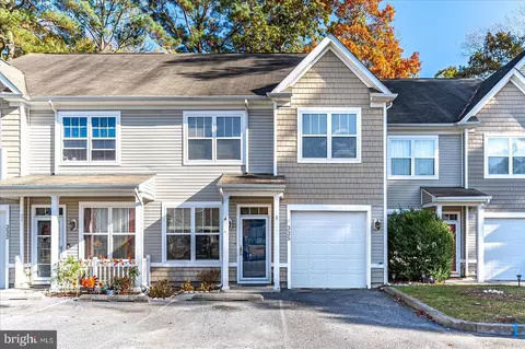 335 Schooner Ln #304, Berlin, MD 21811