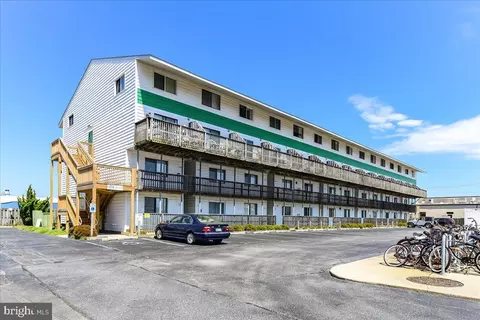 104 127th St #301B2, Ocean City, MD 21842