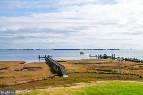 View/Area - 6008 S Point Rd, Berlin, MD 21811 photo 2 of 16