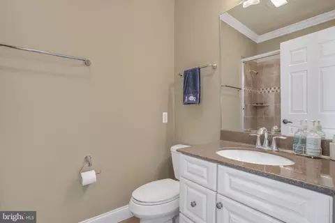 Bath - 6008 S Point Rd, Berlin, MD 21811 photo 6 of 8