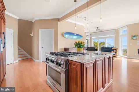 Kitchen - 6008 S Point Rd, Berlin, MD 21811 photo 3 of 5