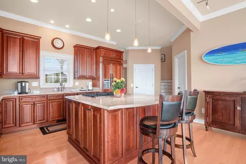 Kitchen - 6008 S Point Rd, Berlin, MD 21811 photo 2 of 5