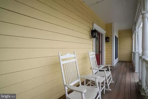 Exterior - 6008 S Point Rd, Berlin, MD 21811 photo 6 of 11