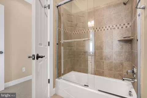 Bath - 6008 S Point Rd, Berlin, MD 21811 photo 7 of 8