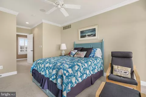 Bedroom - 6008 S Point Rd, Berlin, MD 21811 photo 10 of 15