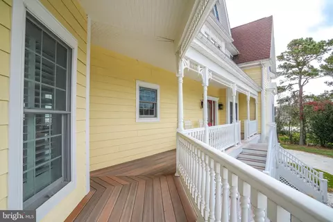 Exterior - 6008 S Point Rd, Berlin, MD 21811 photo 5 of 11