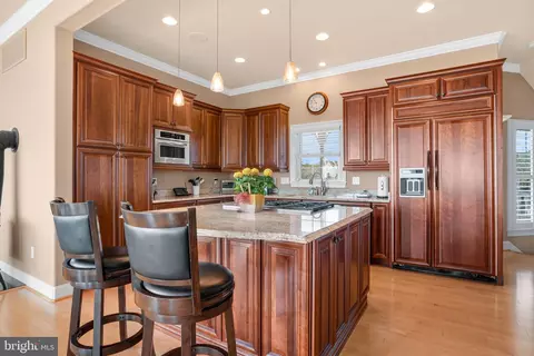 Kitchen - 6008 S Point Rd, Berlin, MD 21811 photo 5 of 5
