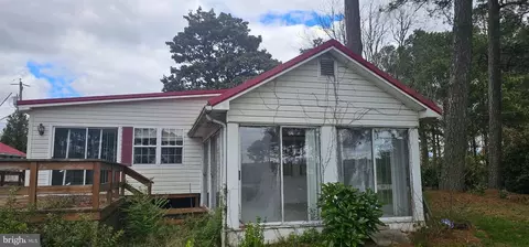 8344 3rd St, Snow Hill, MD 21863