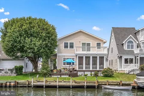 711 Laurel Ave, Ocean City, MD 21842