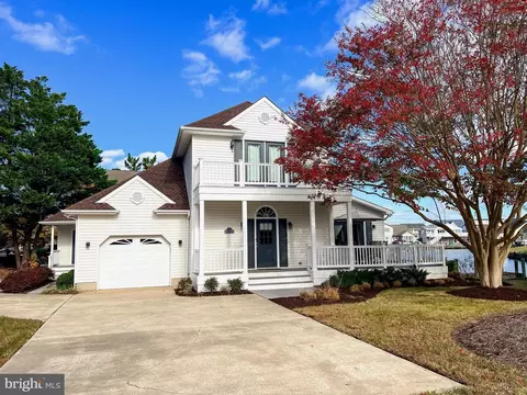 2 Harborview Dr, Ocean Pines, MD 21811