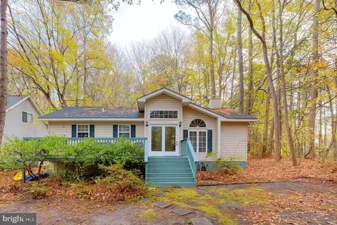 31 Castle Dr, Berlin, MD 21811