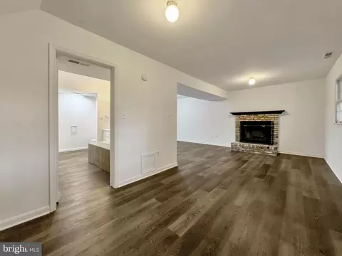 Living - 1 Windward Ct, Ocean Pines, MD 21811 photo 3 of 5