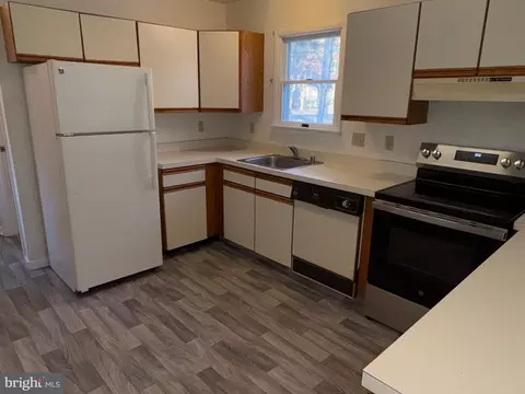Kitchen - 38 Robin Hood Trl, Berlin, MD 21811 photo 1 of 3