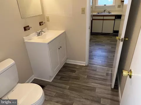 Bath - 38 Robin Hood Trl, Berlin, MD 21811 photo 1 of 2