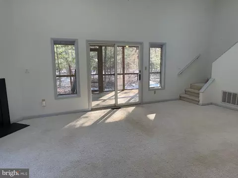 Living - 38 Robin Hood Trl, Berlin, MD 21811 photo 5 of 6