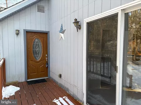 Exterior - 38 Robin Hood Trl, Berlin, MD 21811 photo 2 of 5