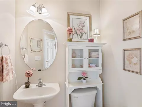 Bath - 10831 Griffin Rd, Berlin, MD 21811 photo 1 of 4