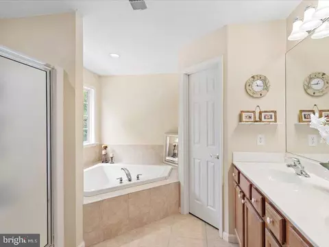 Bath - 10831 Griffin Rd, Berlin, MD 21811 photo 2 of 4