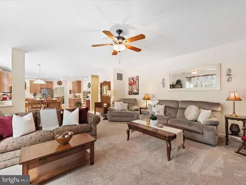 Living - 10831 Griffin Rd, Berlin, MD 21811 photo 2 of 4
