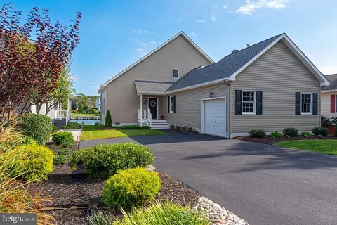 15 Clubhouse Dr, Ocean Pines, MD 21811