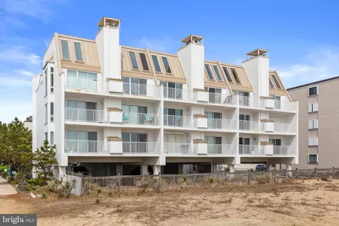8 75th St #102, Ocean City, MD 21842