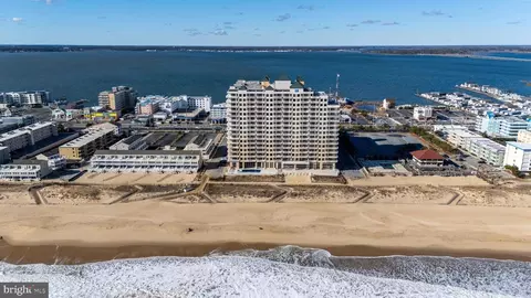 2 48th St #214, Ocean City, MD 21842