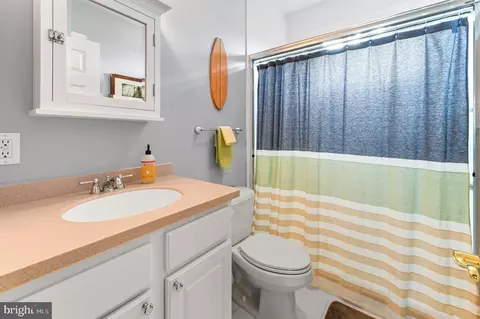 Bath - 503 S Main St, Berlin, MD 21811 photo 3 of 3