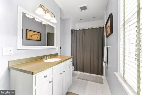 Bath - 503 S Main St, Berlin, MD 21811 photo 2 of 3