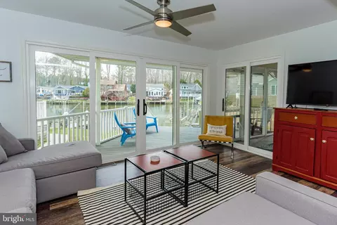 24 Windjammer Rd, Ocean Pines, MD 21811