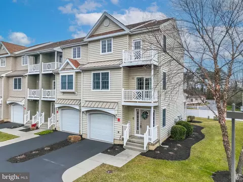 9823 Golf Course Rd #5, Ocean City, MD 21842