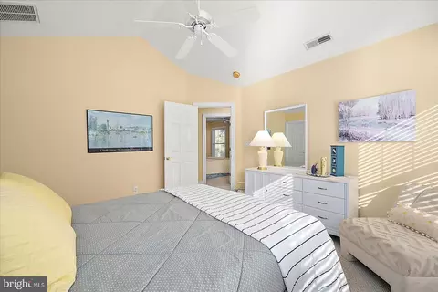 Bedroom - 11321 River Run Ln, Berlin, MD 21811 photo 7 of 10