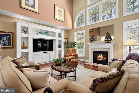 Living - 11321 River Run Ln, Berlin, MD 21811 photo 3 of 5