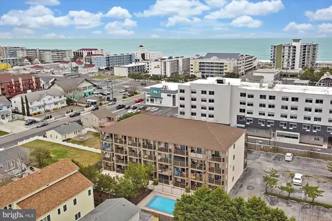 204 33rd St #20702, Ocean City, MD 21842