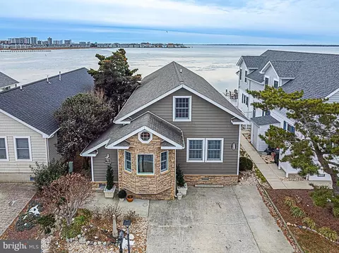243 S Ocean Dr, Ocean City, MD 21842