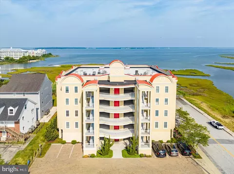 115 73rd St #402, Ocean City, MD 21842