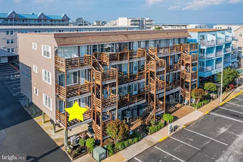14 40th St #101, Ocean City, MD 21842