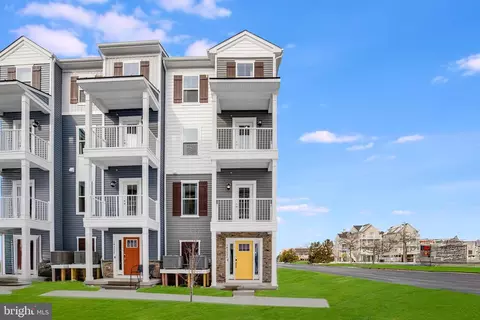 103 144th St #E, Ocean City, MD 21842